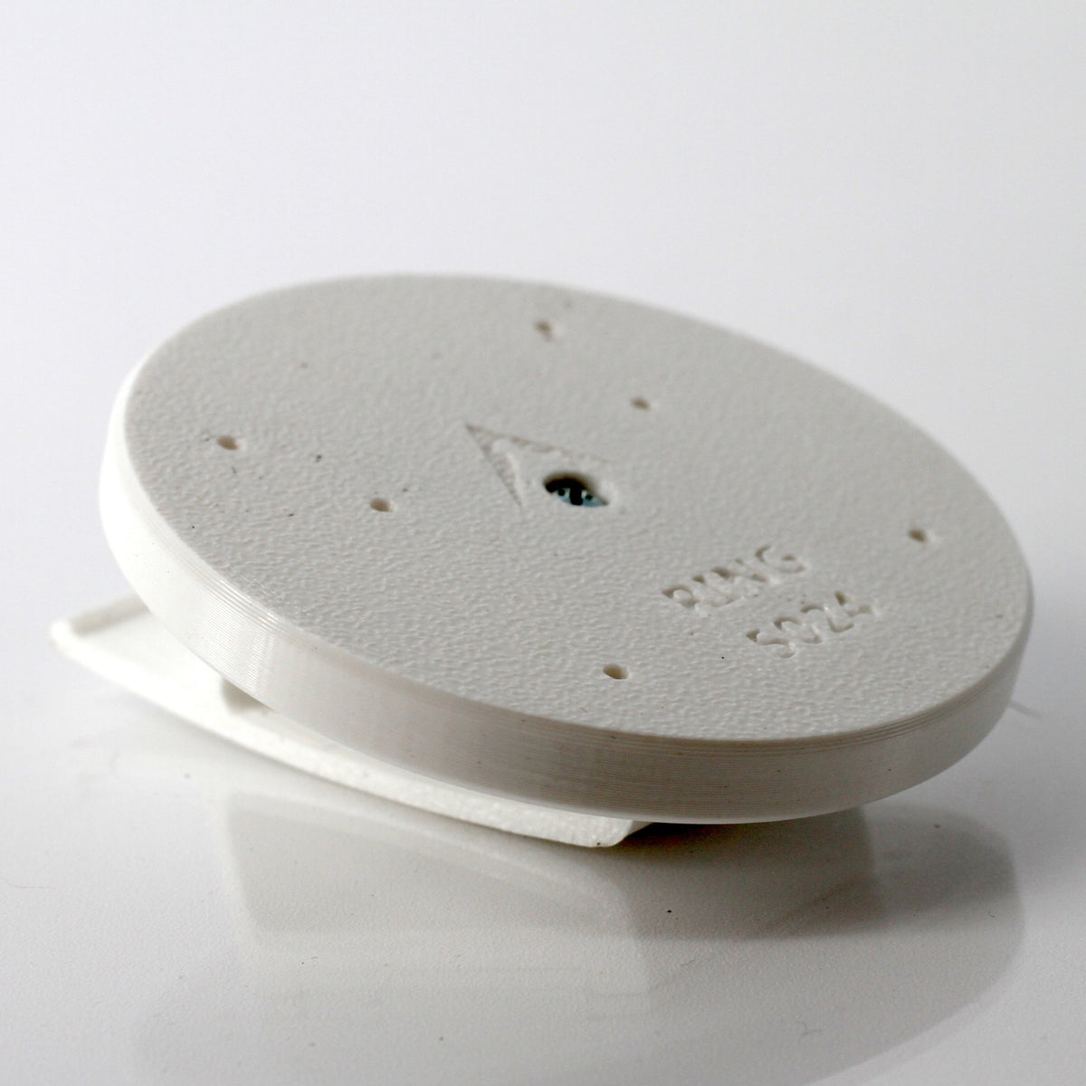 Dutch Lap Vinyl Siding Clip for Ring Outdoor Battery Cameras in White
