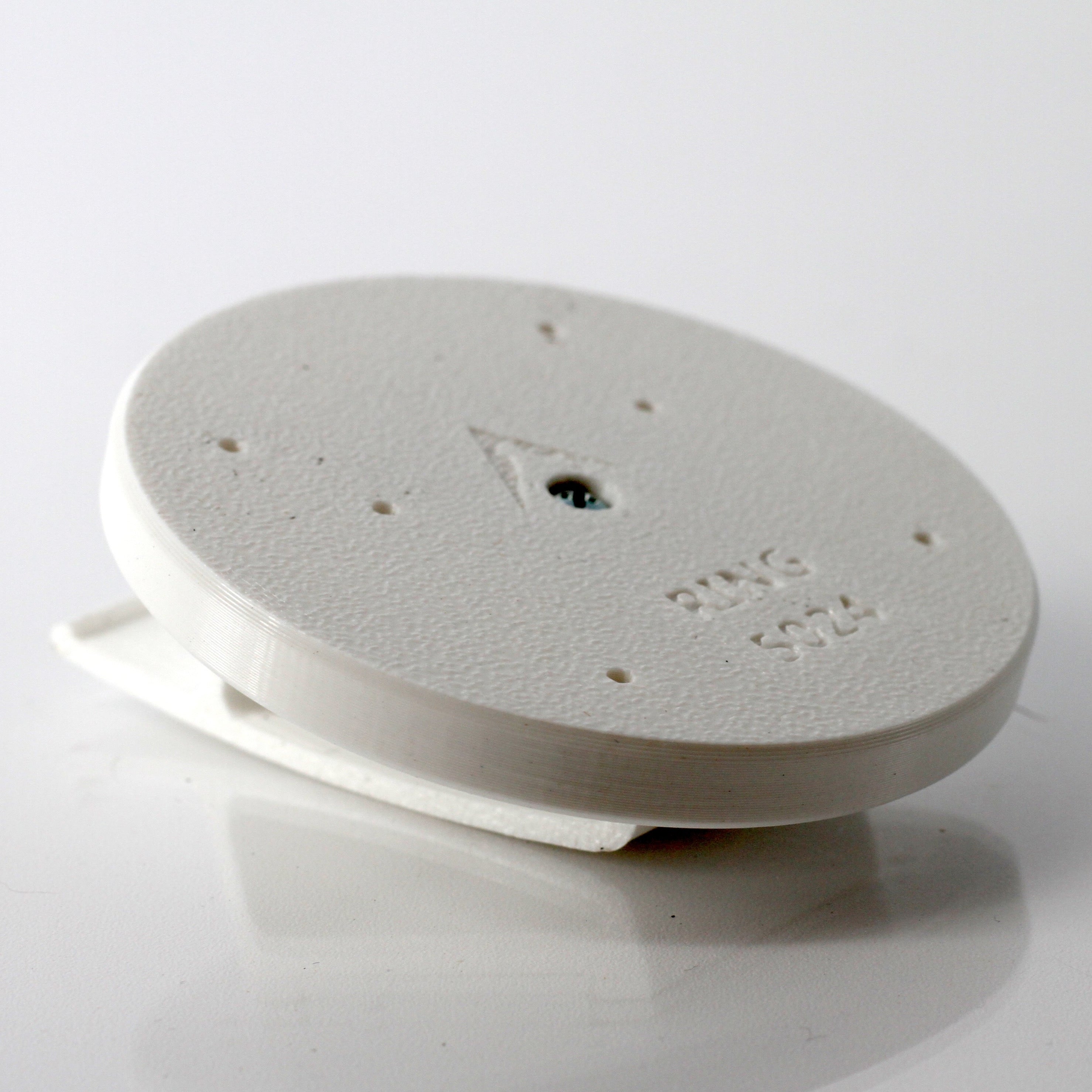 Dutch Lap Vinyl Siding Clip for Ring Outdoor Battery Cameras in White