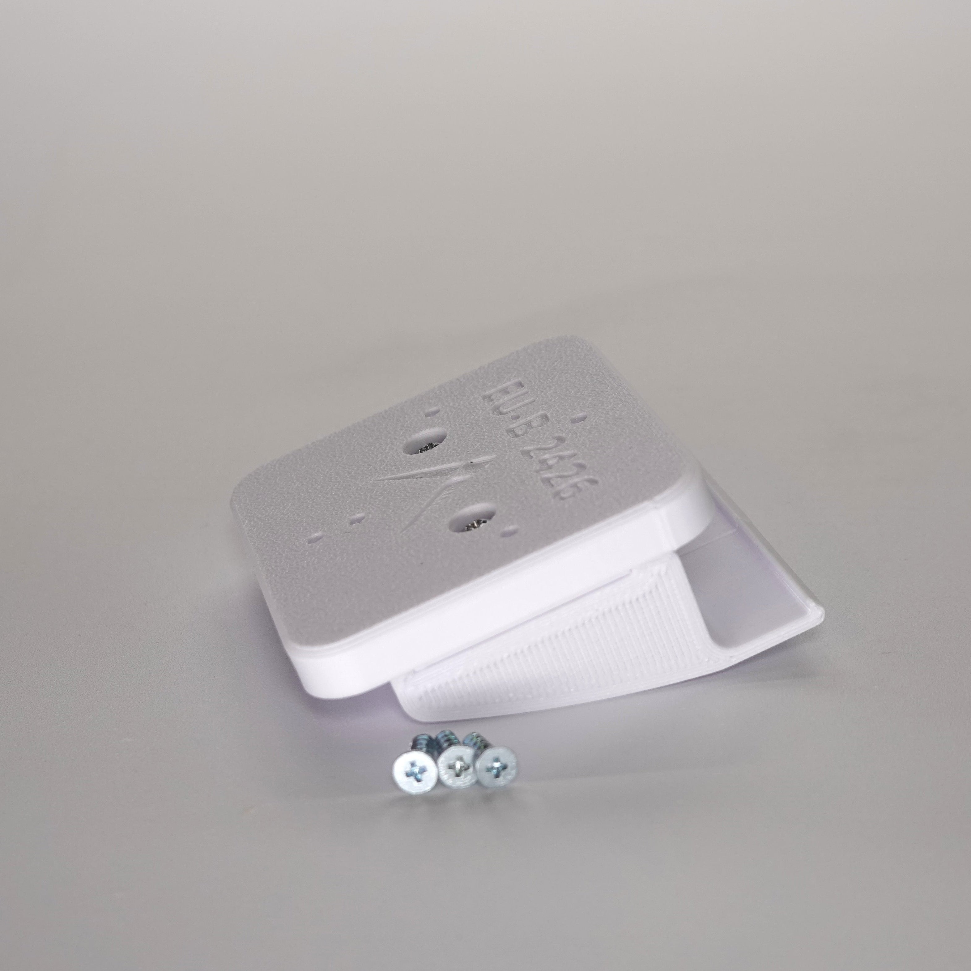 Dutch lap vinyl siding clip and square mounting base for a eufy SoloCam, include screws.