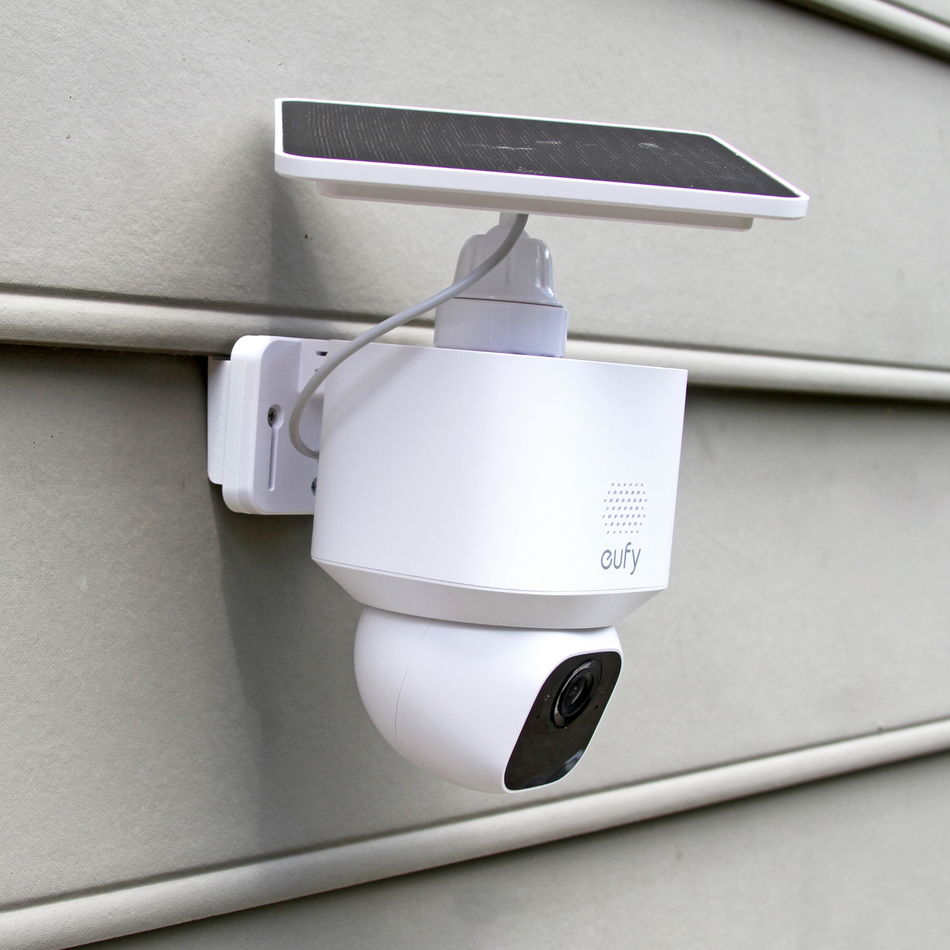 eufy SoloCam Siding Clip - Dutch Lap, Traditional, or Plank Siding