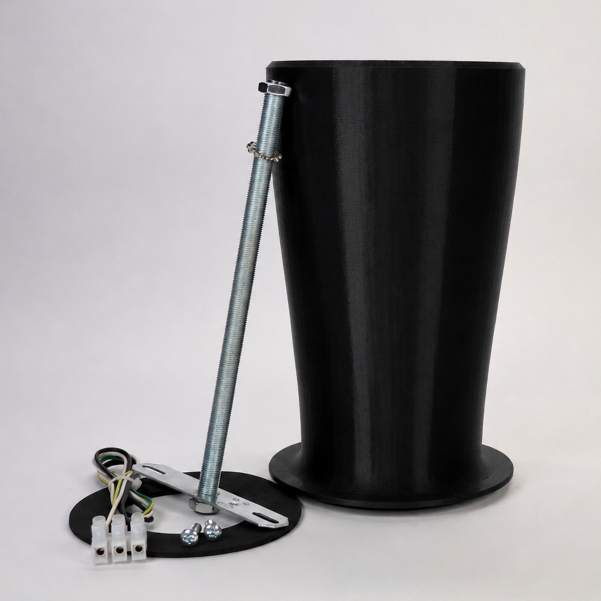 Black 200mm wall mount extension for floodlight cameras.