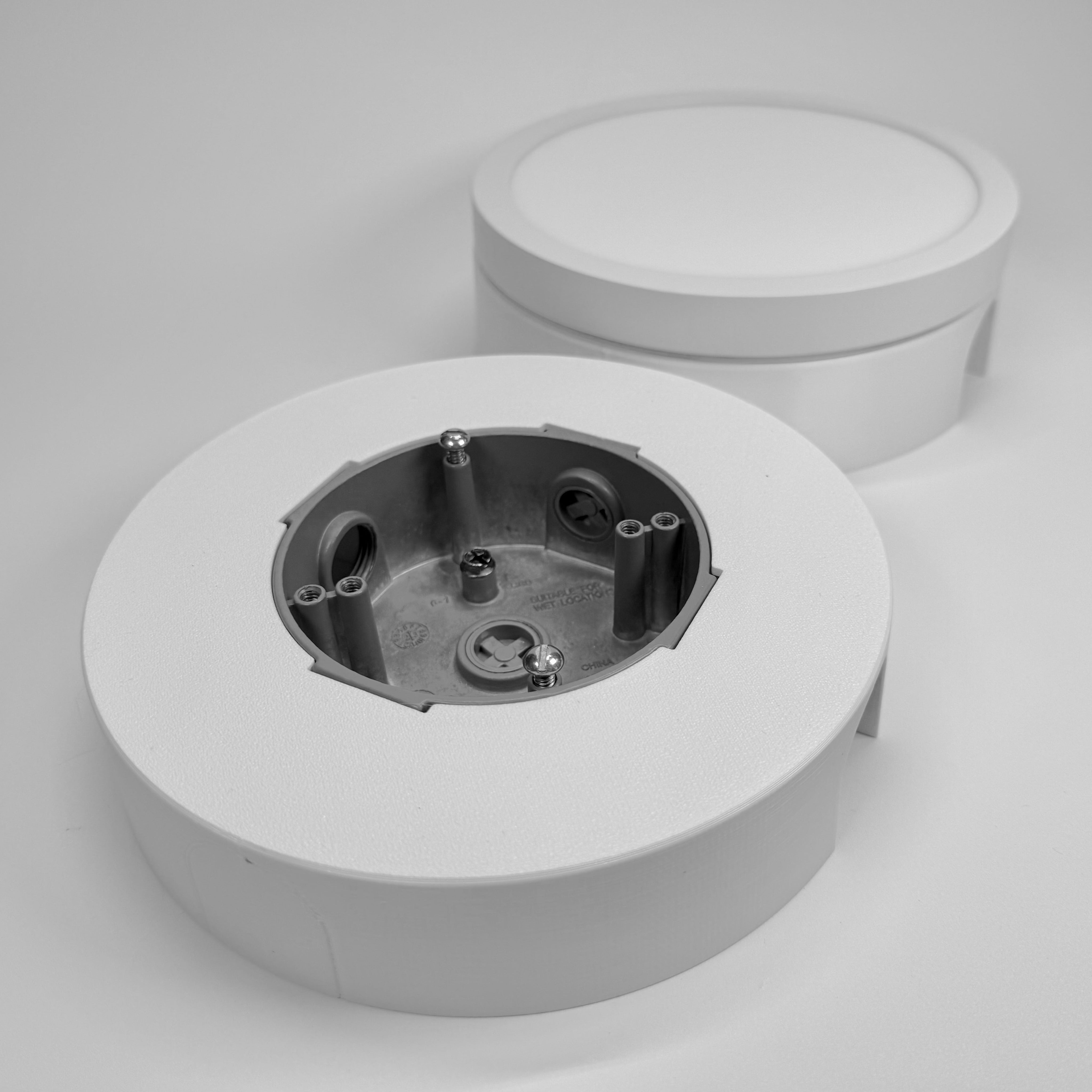 Round Weatherproof Junction Box Cover with Knockouts