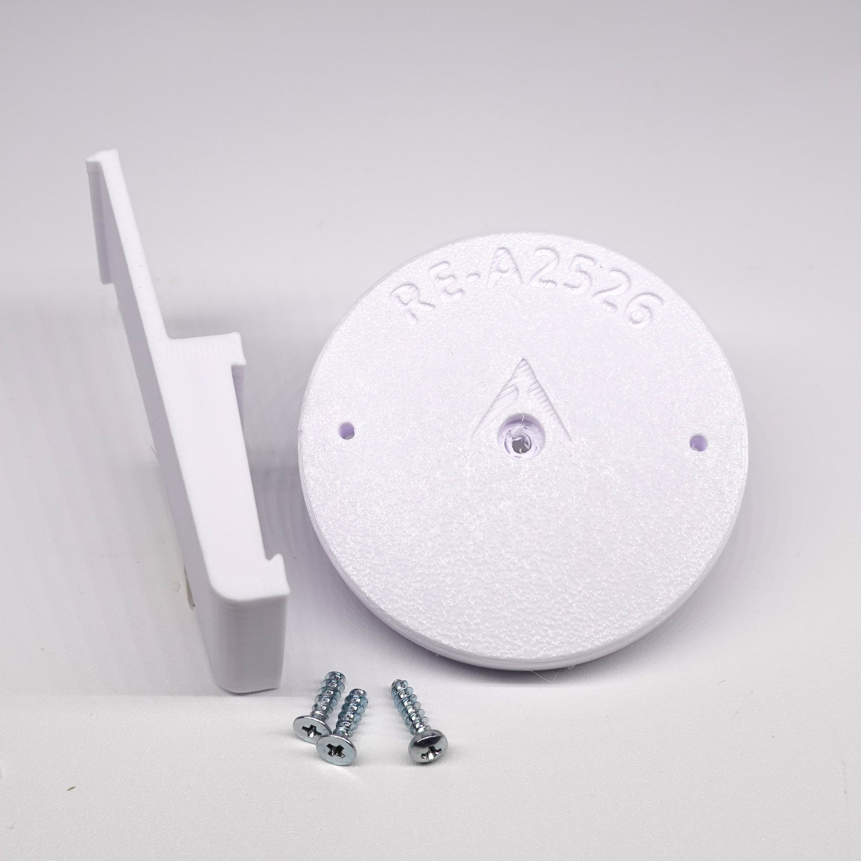Plank siding clip mount for Reolink security camera.