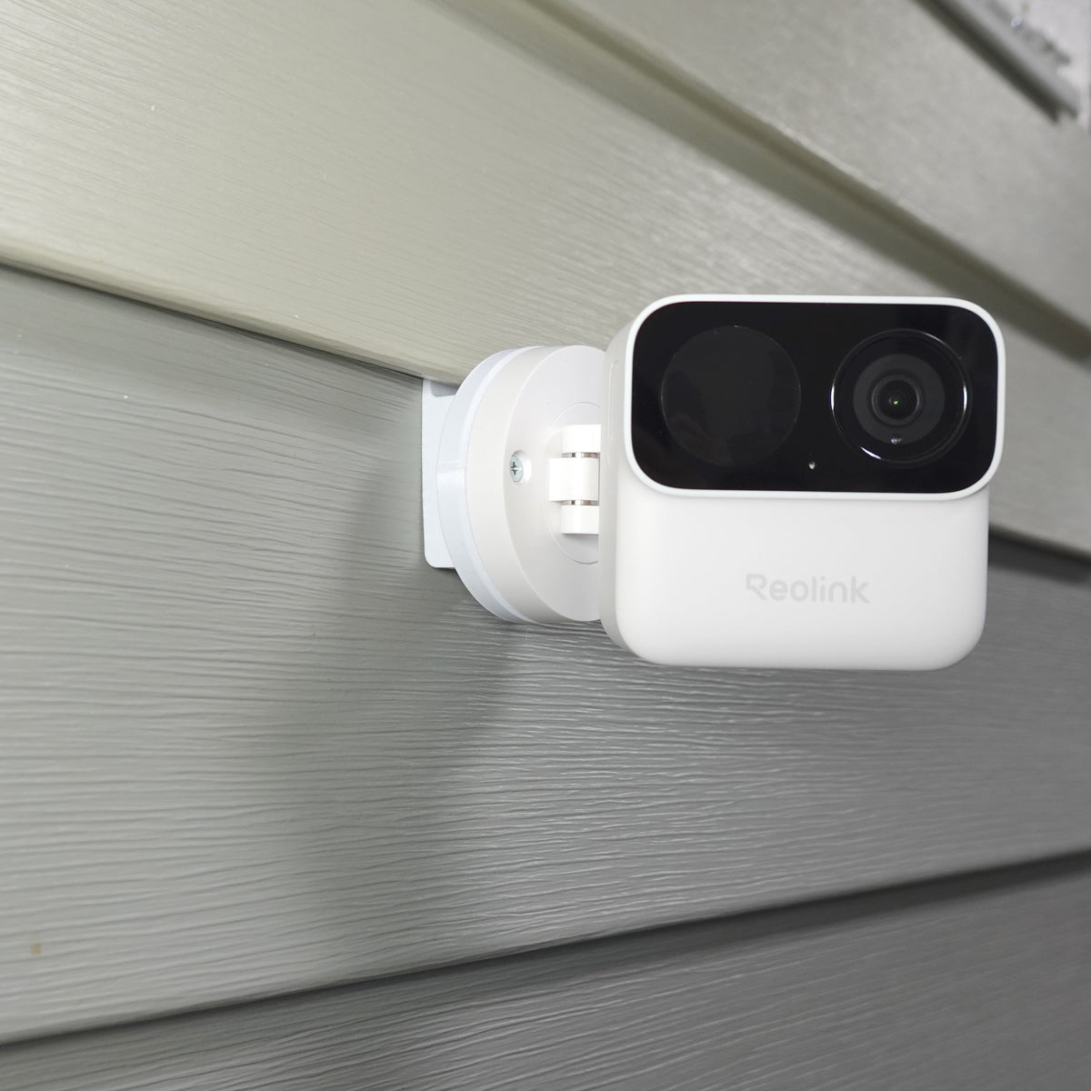 Reolink MagiCam vinyl siding clip.