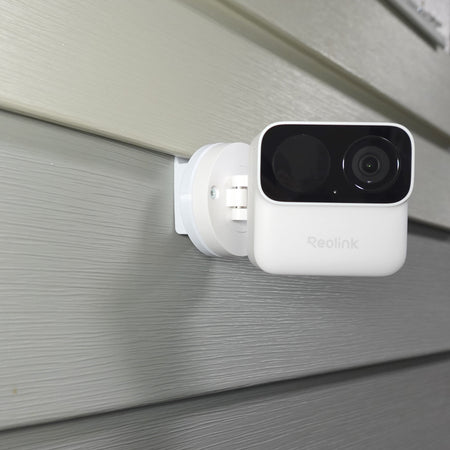 Reolink MagiCam vinyl siding clip.