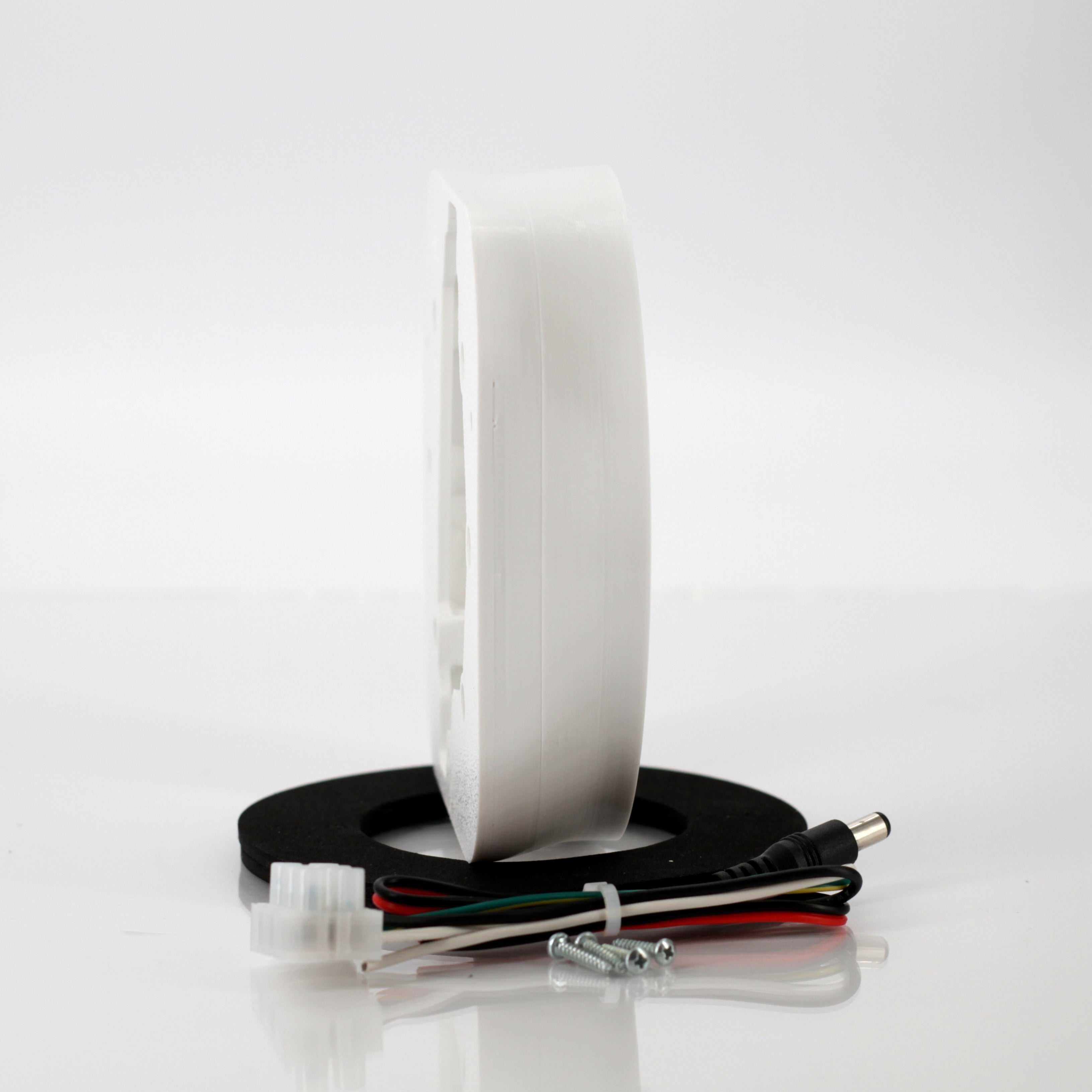 Side view of Reolink Duo Floodlight Junction Box Adapter