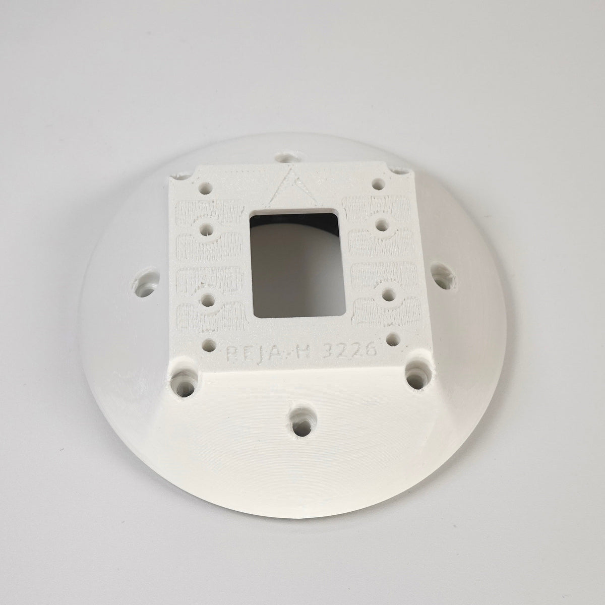 White REJA-HW junction box adapter for Reolink OMVI.