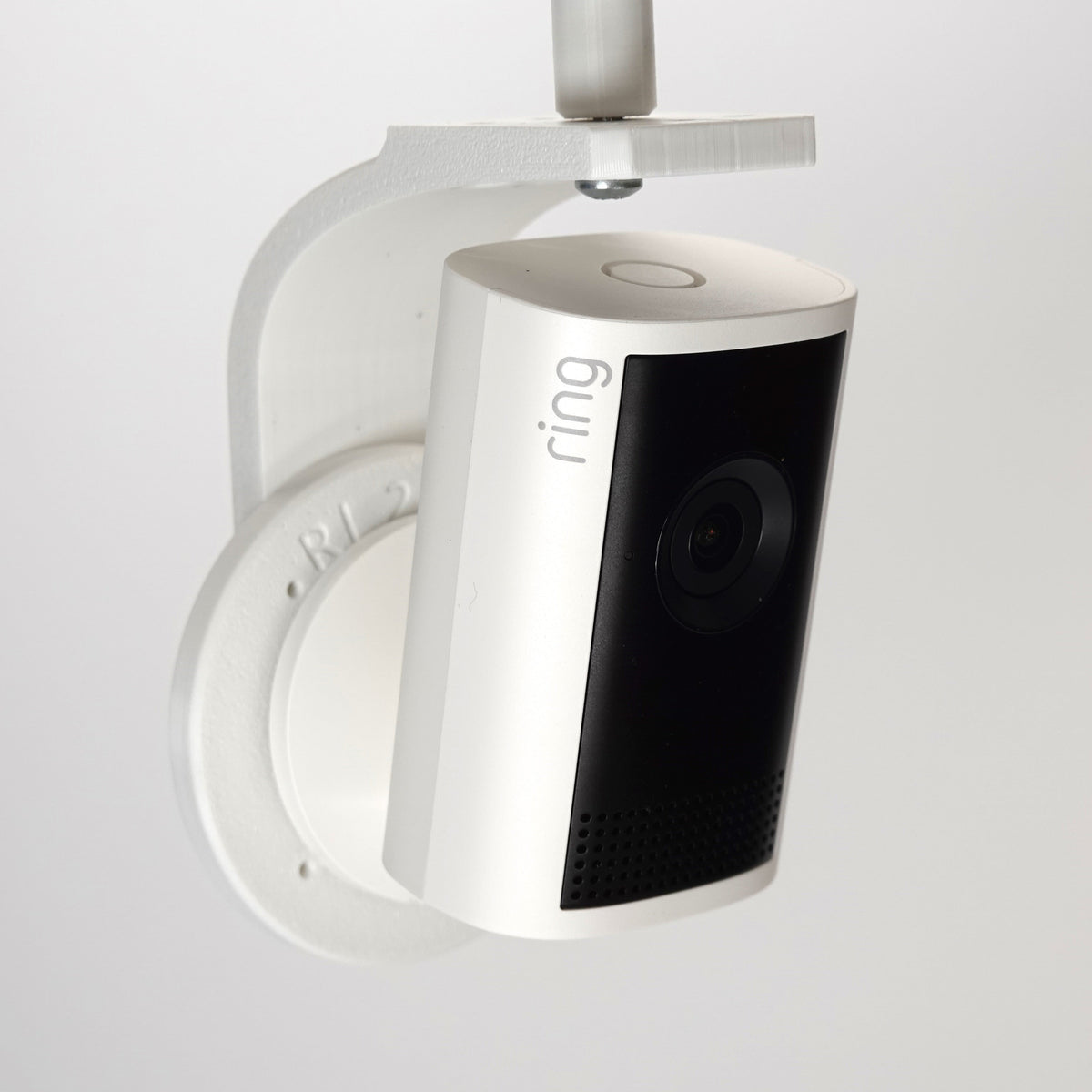 3D-printed 70x70 curved bracket design for Ring indoor Plus Cam.