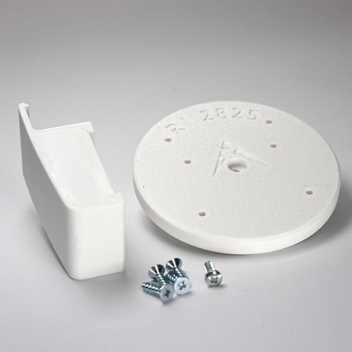 white 3D-printed Traditional Clapboard siding clip and circular mounting plate for ring Cam Siding Clips, include five mounting screws.