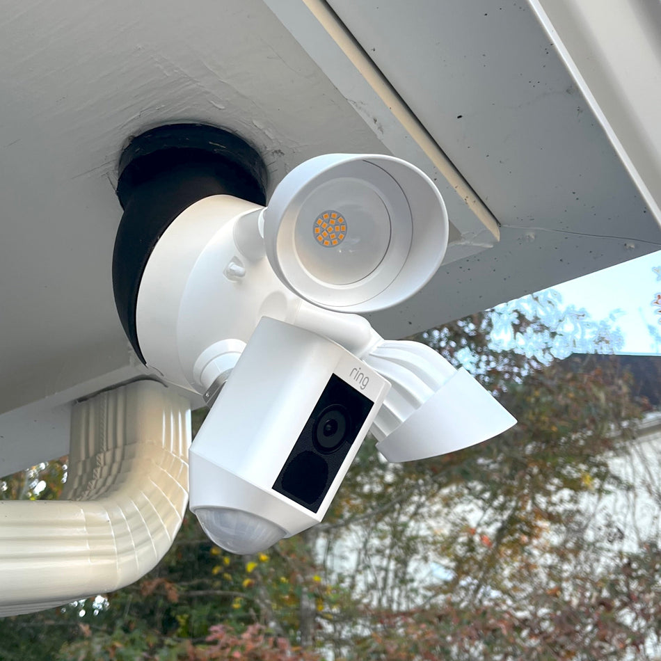 Ring Cam Plus soffit installed using Alexactly S-60B mount.