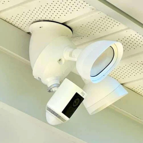 Ring CAM Pro soffit installation with Alexactly Single 60 White mount.