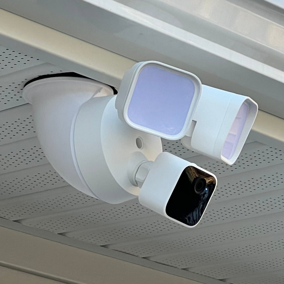Blink Floodlight Cam Soffit Installation using Alexactly S-90W mount.