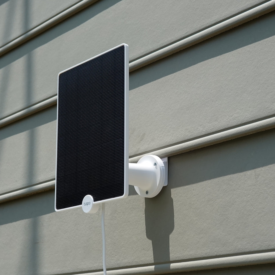 3D-printed vinyl siding clip for Tapo solar panel.